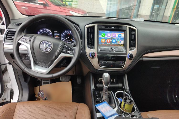 Used CHANGAN CS95 2017 2.0T Two-Wheel Drive Zhitu Edition Center Console