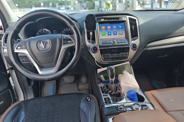 Used CHANGAN CS95 2017 2.0T Two-Wheel Drive Zhitu Edition Center Console