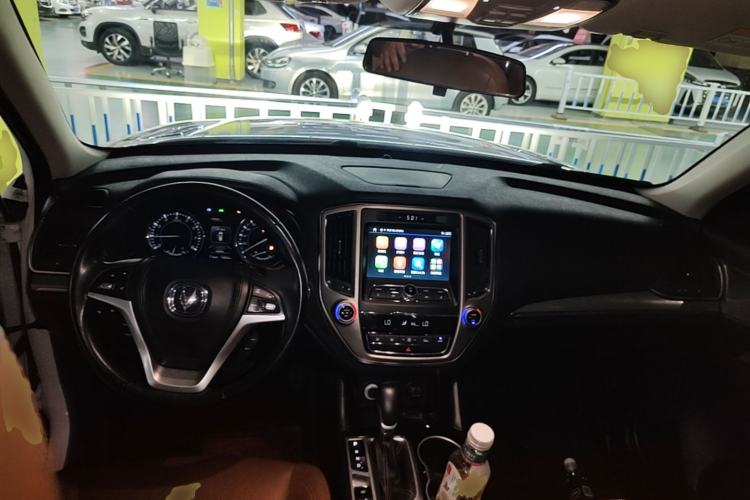 Used CHANGAN CS95 2017 2.0T Two-Wheel Drive Zhiyuan Edition Center Console