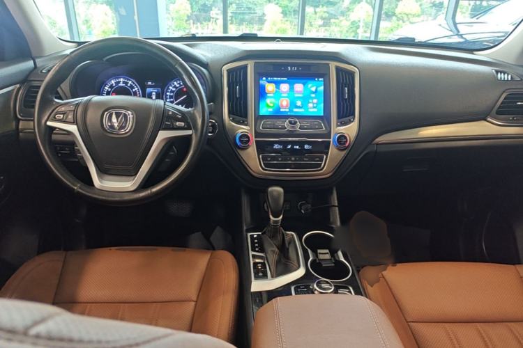 Used CHANGAN CS95 2017 2.0T Two-Wheel Drive Zhiyuan Edition Center Console