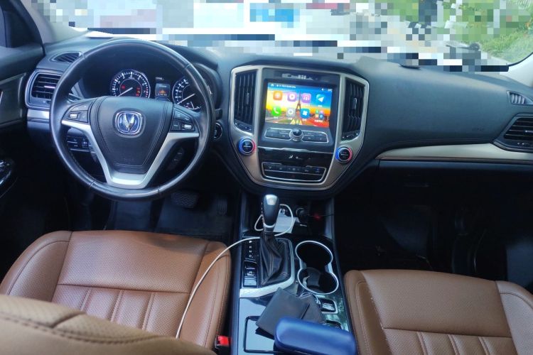 Used CHANGAN CS95 2017 2.0T Two-Wheel Drive Zhituo Edition Center Console