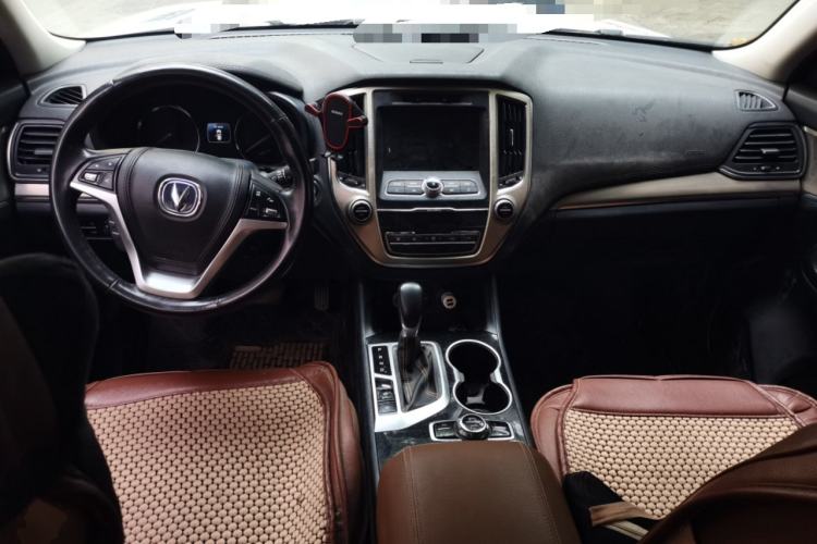 Used CHANGAN CS95 2017 2.0T Two-Wheel Drive Zhitu Edition Center Console