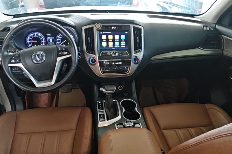 Used CHANGAN CS95 2017 2.0T Two-Wheel Drive Zhitu Edition Center Console