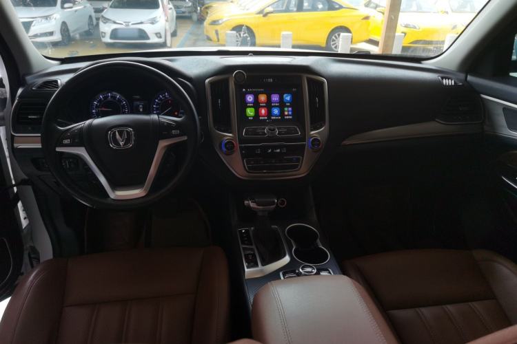 Used CHANGAN CS95 2017 2.0T Two-Wheel Drive Zhitu Edition Center Console