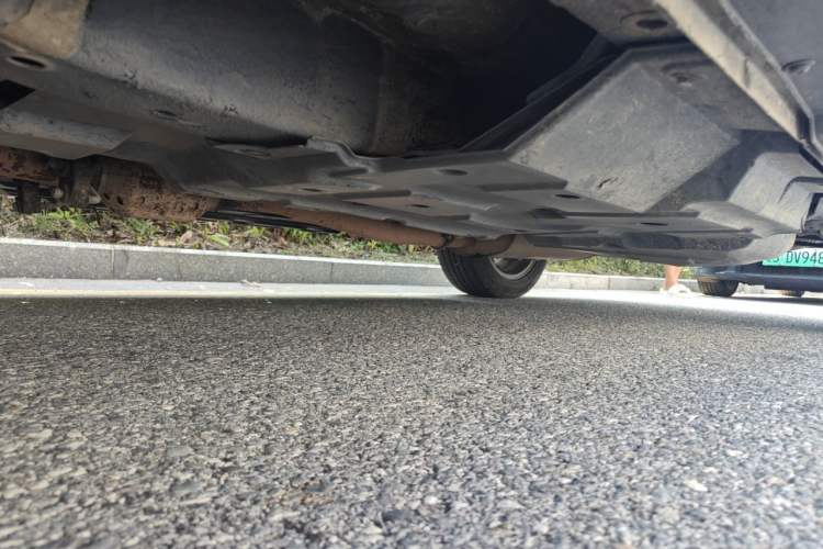 Used CHANGAN CS95 2017 2.0T Two-Wheel Drive Zhitu Edition Chassis Front Left