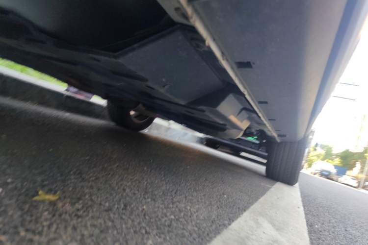 Used CHANGAN CS95 2017 2.0T Two-Wheel Drive Zhituo Edition Chassis Front Left