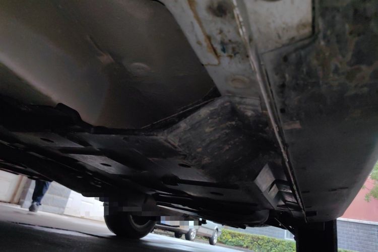Used CHANGAN CS95 2017 2.0T Four-Wheel Drive ZhiZun Edition Chassis Front Left