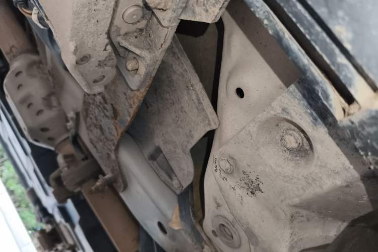 Used CHANGAN CS95 2017 2.0T Two-Wheel Drive Zhituo Edition Chassis Front Right