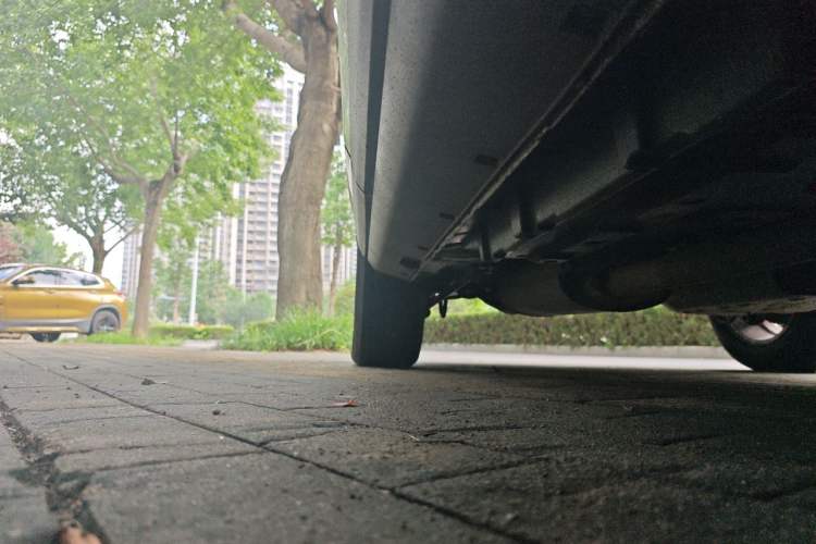 Used CHANGAN CS95 2017 2.0T Two-Wheel Drive Zhiyuan Edition Chassis Front Right