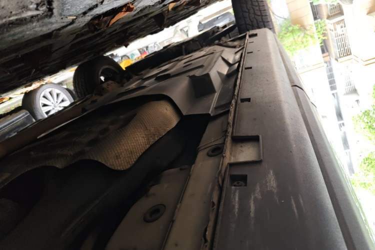 Used CHANGAN CS95 2017 2.0T Two-Wheel Drive Smart Enjoyment Version Chassis Rear Left
