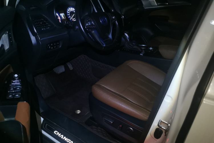 Used CHANGAN CS95 2017 2.0T Four-Wheel Drive ZhiZun Edition Driver Seat