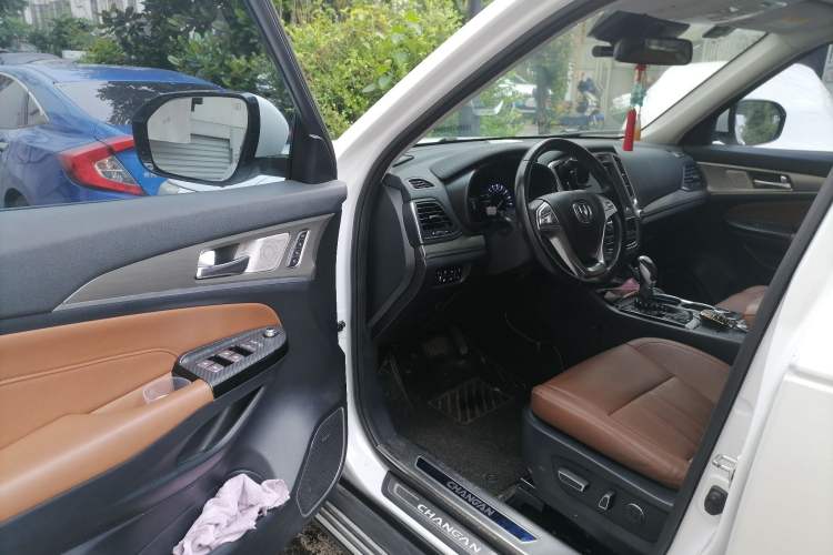 Used CHANGAN CS95 2017 2.0T Four-Wheel Drive ZhiZun Edition Driver Seat