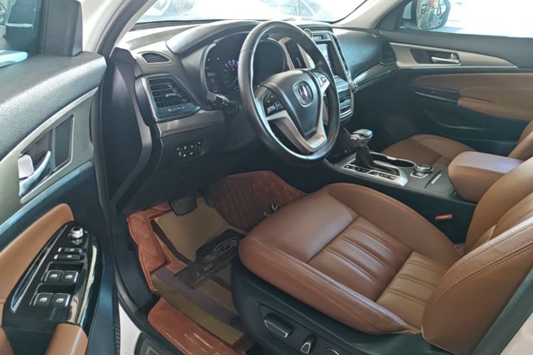 Used CHANGAN CS95 2017 2.0T Two-Wheel Drive Zhitu Edition Driver Seat