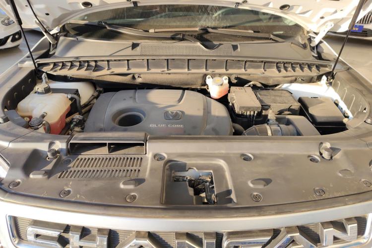 Used CHANGAN CS95 2017 2.0T Two-Wheel Drive Zhitu Edition Engine Bay