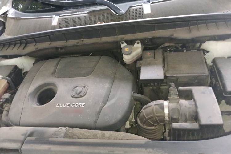 Used CHANGAN CS95 2017 2.0T Four-Wheel Drive ZhiZun Edition Engine Bay