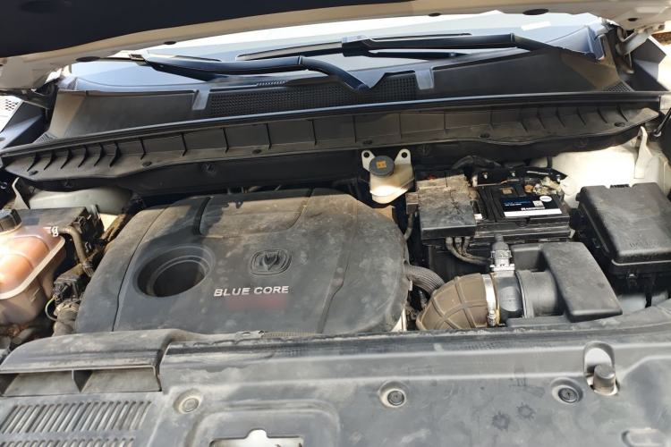 Used CHANGAN CS95 2017 2.0T Two-Wheel Drive Zhituo Edition Engine Bay