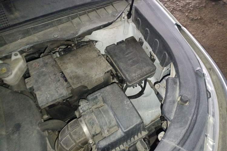 Used CHANGAN CS95 2017 2.0T Two-Wheel Drive Zhiyuan Edition Engine Bay Left
