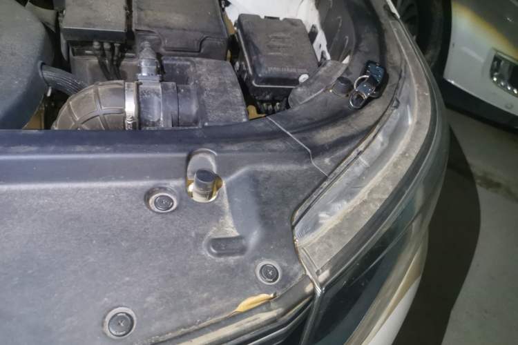 Used CHANGAN CS95 2017 2.0T Four-Wheel Drive ZhiZun Edition Engine Bay Left