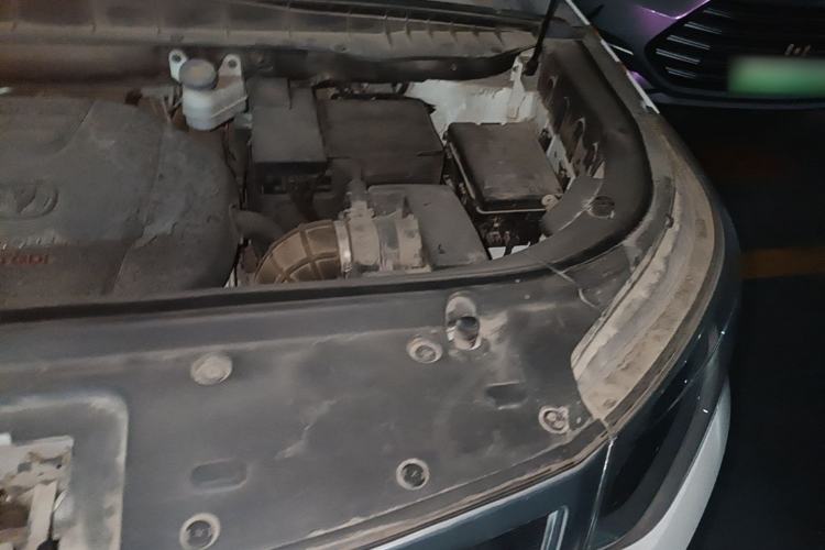 Used CHANGAN CS95 2017 2.0T Two-Wheel Drive Zhitu Edition Engine Bay Left