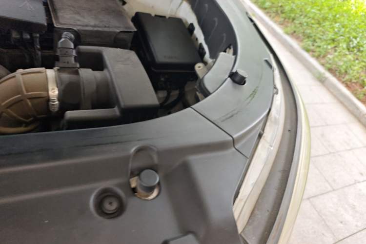 Used CHANGAN CS95 2017 2.0T Four-Wheel Drive SmartDrive Edition Engine Bay Left