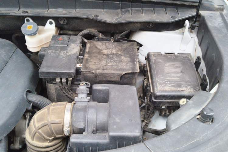 Used CHANGAN CS95 2017 2.0T Two-Wheel Drive Zhiyuan Edition Engine Bay Left