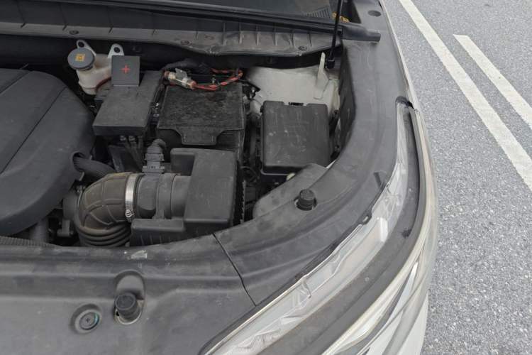 Used CHANGAN CS95 2017 2.0T Two-Wheel Drive Zhitu Edition Engine Bay Left