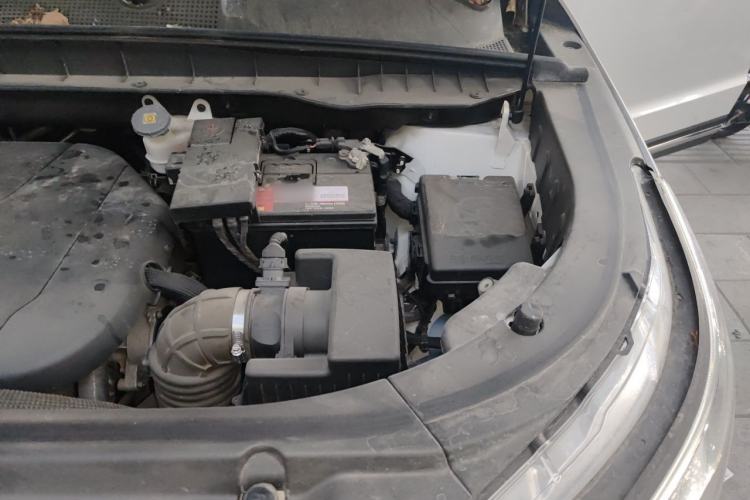 Used CHANGAN CS95 2017 2.0T Two-Wheel Drive Zhituo Edition Engine Bay Left