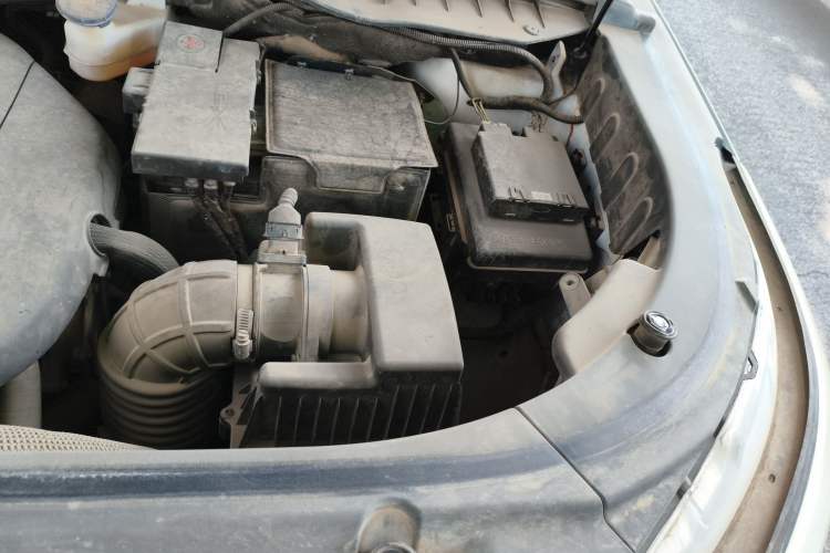 Used CHANGAN CS95 2017 2.0T Two-Wheel Drive Zhituo Edition Engine Bay Left