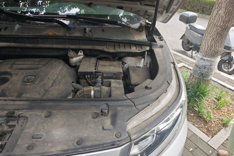 Used CHANGAN CS95 2017 2.0T Two-Wheel Drive Zhiyuan Edition Engine Bay Left
