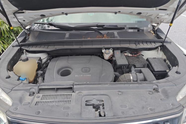 Used CHANGAN CS95 2017 2.0T Two-Wheel Drive Zhitu Edition Engine Bay