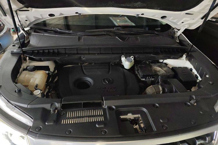 Used CHANGAN CS95 2017 2.0T Two-Wheel Drive Zhitu Edition Engine Bay