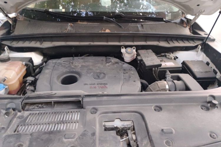Used CHANGAN CS95 2017 2.0T Two-Wheel Drive Zhituo Edition Engine Bay