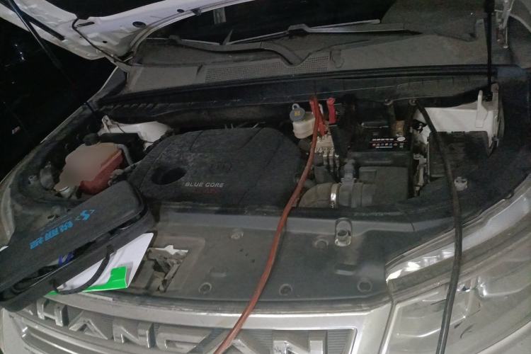 Used CHANGAN CS95 2017 2.0T Two-Wheel Drive Zhiyuan Edition Engine Bay