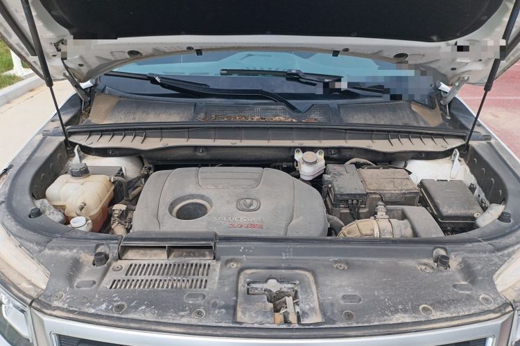 Used CHANGAN CS95 2017 2.0T Two-Wheel Drive Zhiyuan Edition Engine Bay
