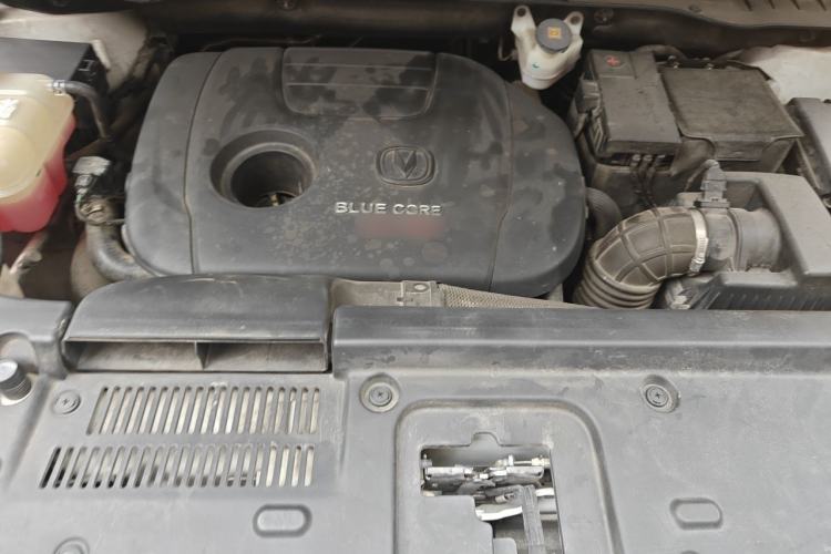 Used CHANGAN CS95 2017 2.0T Four-Wheel Drive Smart Edition Engine Bay