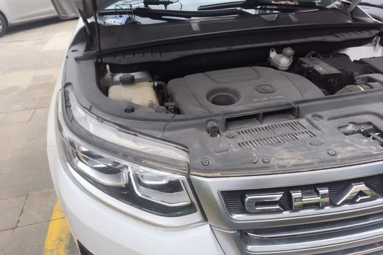Used CHANGAN CS95 2017 2.0T Two-Wheel Drive Zhitu Edition Engine Bay Right