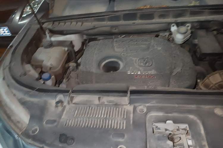 Used CHANGAN CS95 2017 2.0T Two-Wheel Drive Zhitu Edition Engine Bay Right