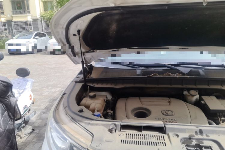 Used CHANGAN CS95 2017 2.0T Two-Wheel Drive Zhiyuan Edition Engine Bay Right