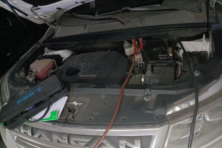 Used CHANGAN CS95 2017 2.0T Two-Wheel Drive Zhiyuan Edition Engine Bay Right