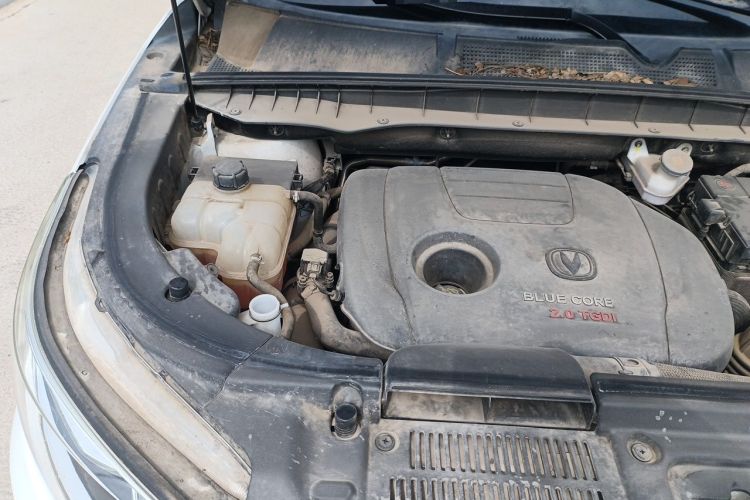 Used CHANGAN CS95 2017 2.0T Two-Wheel Drive Zhiyuan Edition Engine Bay Right