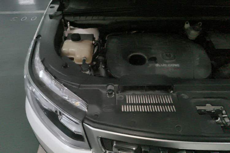 Used CHANGAN CS95 2017 2.0T Two-Wheel Drive Zhitu Edition Engine Bay Right