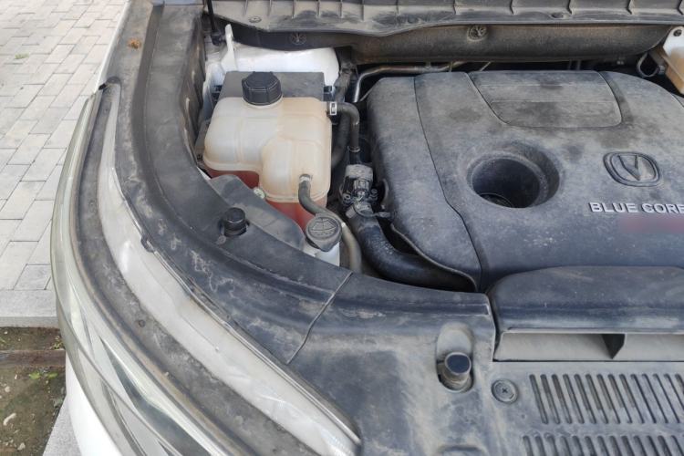 Used CHANGAN CS95 2017 2.0T Two-Wheel Drive Zhituo Edition Engine Bay Right