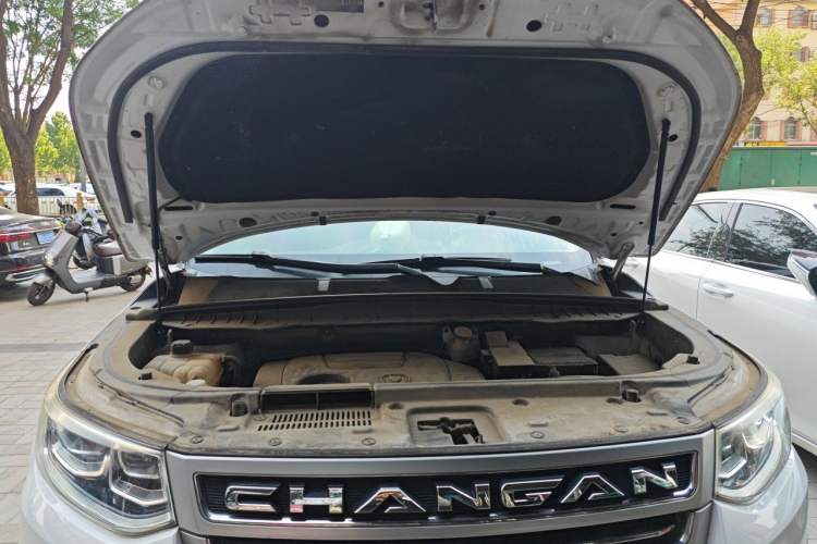 Used CHANGAN CS95 2017 2.0T Two-Wheel Drive Zhitu Edition Engine Bay
