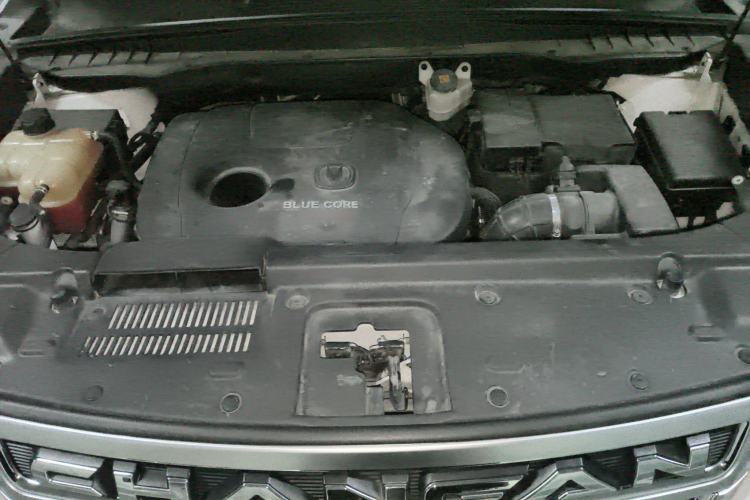 Used CHANGAN CS95 2017 2.0T Two-Wheel Drive Zhitu Edition Engine Bay