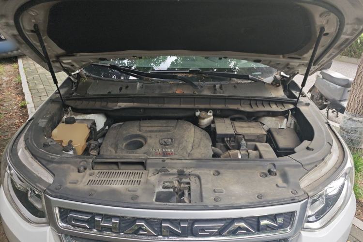 Used CHANGAN CS95 2017 2.0T Two-Wheel Drive Zhiyuan Edition Engine Bay