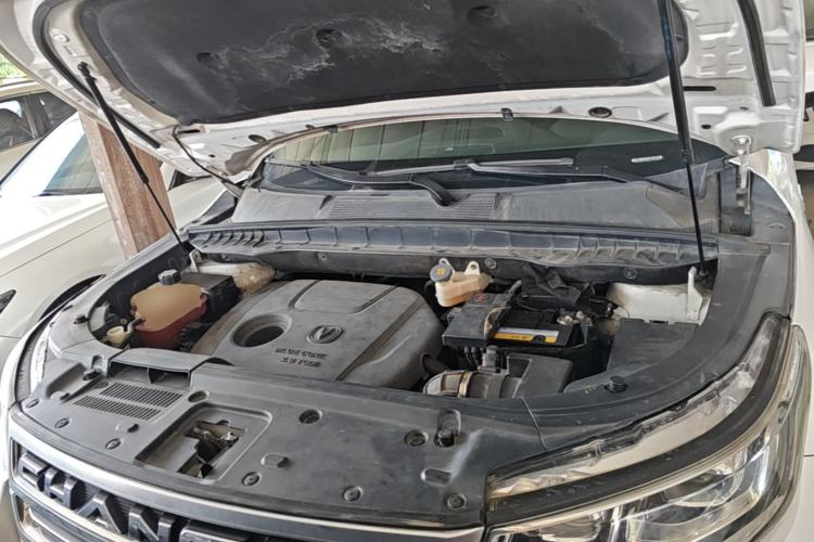 Used CHANGAN CS95 2017 2.0T Two-Wheel Drive Zhitu Edition Engine Bay