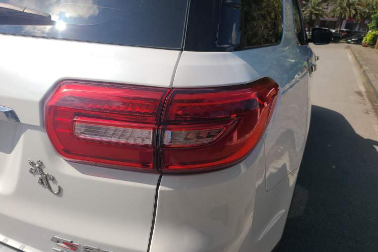 Used CHANGAN CS95 2017 2.0T Two-Wheel Drive Zhitu Edition Exterior 11