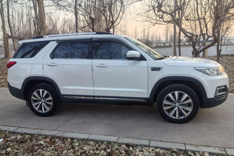 Used CHANGAN CS95 2017 2.0T Two-Wheel Drive Zhitu Edition Exterior 3