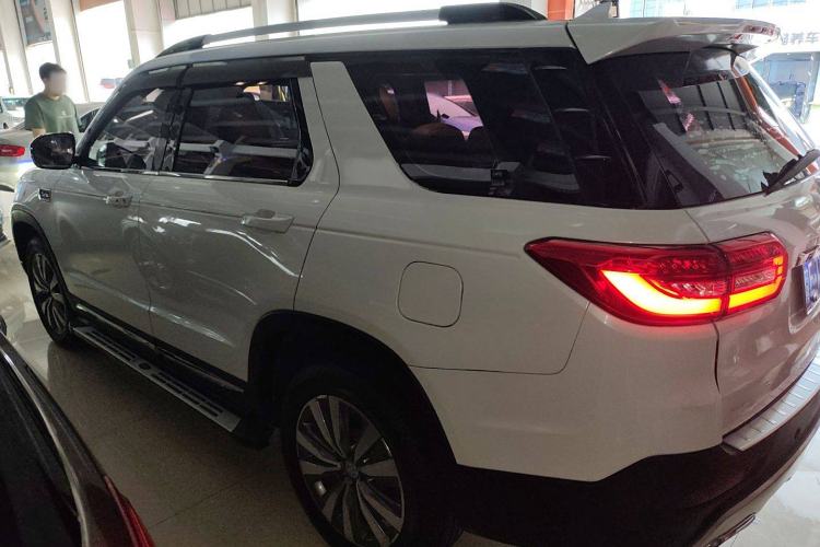 Used CHANGAN CS95 2017 2.0T Two-Wheel Drive Zhitu Edition Exterior 3