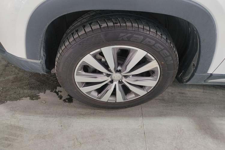 Used CHANGAN CS95 2017 2.0T Two-Wheel Drive Zhituo Edition Exterior 4